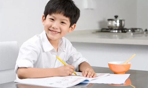 Chuyên gia tư vấn phụ huynh gặp bế tắc khi con không tự giác học bài